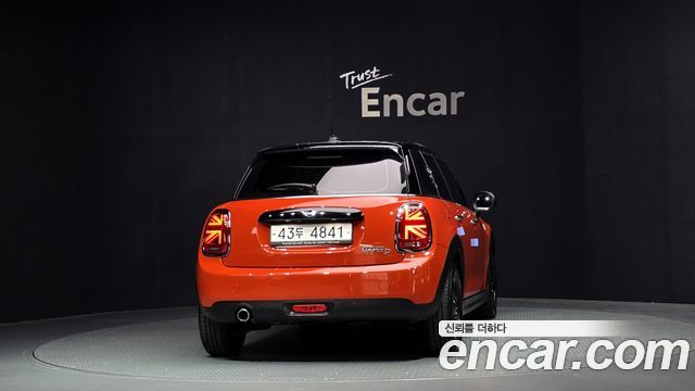 MINI Cooper D 5Door Standard 3rd 2019 — фото 4