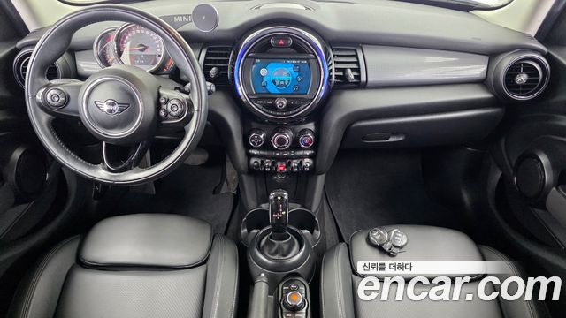 MINI Cooper D 5Door Standard 3rd 2019 — фото 7