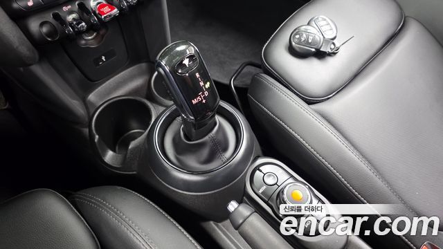 MINI Cooper D 5Door Standard 3rd 2019 — фото 9
