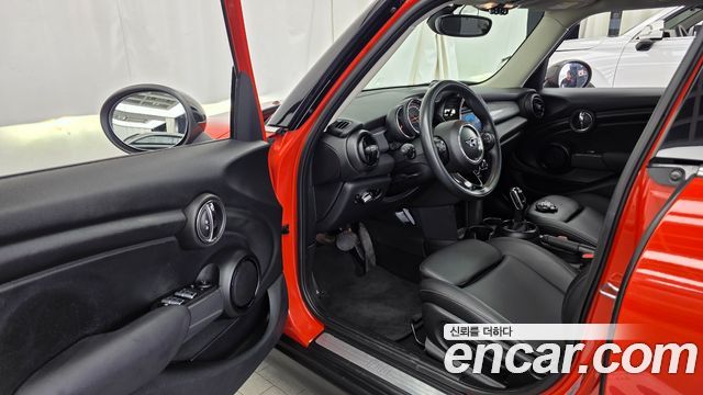 MINI Cooper D 5Door Standard 3rd 2019 — фото 10