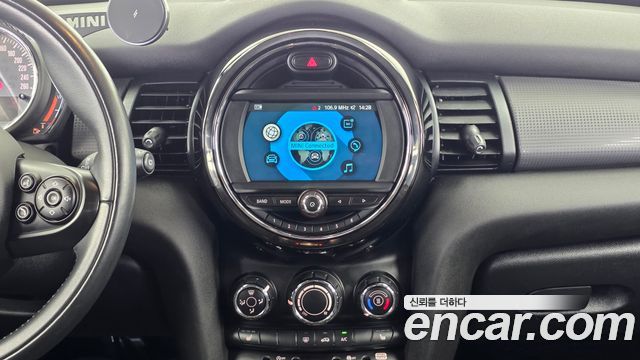 MINI Cooper D 5Door Standard 3rd 2019 — фото 14