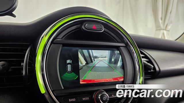 MINI Cooper D 5Door Standard 3rd 2019 — фото 15