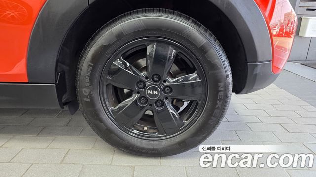 MINI Cooper D 5Door Standard 3rd 2019 — фото 21