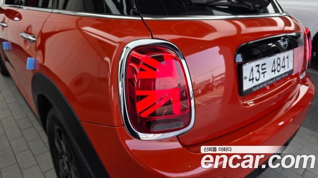 MINI Cooper D 5Door Standard 3rd 2019 — фото 23