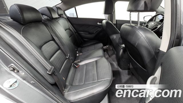 Kia K3 Deluxe 2016 — фото 12
