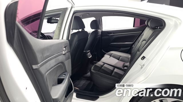 Hyundai Avante (AD) 1.6 GDI Value Plus 2018 — фото 12