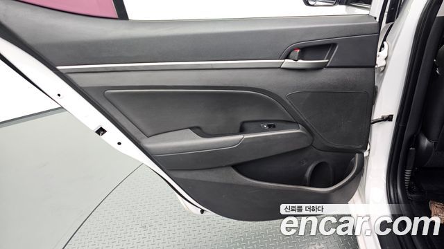 Hyundai Avante (AD) 1.6 GDI Value Plus 2018 — фото 25