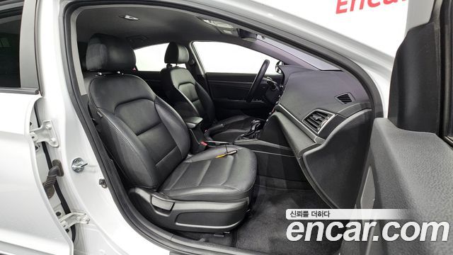 Hyundai Avante (AD) 1.6 GDI Value Plus 2018 — фото 26