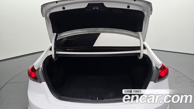 Hyundai Avante (AD) 1.6 GDI Value Plus 2018 — фото 30