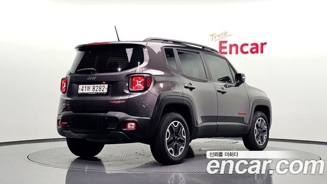 Jeep Renegade 2.0 Diesel Tailhawk AWD 2017 — фото 2
