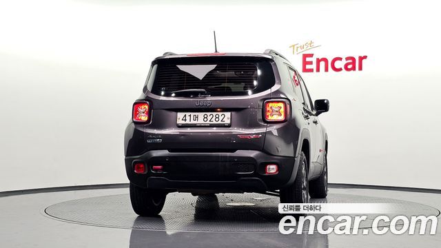Jeep Renegade 2.0 Diesel Tailhawk AWD 2017 — фото 4