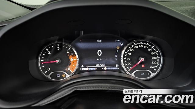 Jeep Renegade 2.0 Diesel Tailhawk AWD 2017 — фото 8
