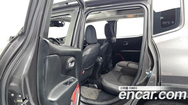 Jeep Renegade 2.0 Diesel Tailhawk AWD 2017 — фото 11
