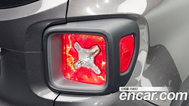 Jeep Renegade 2.0 Diesel Tailhawk AWD 2017 — фото 23