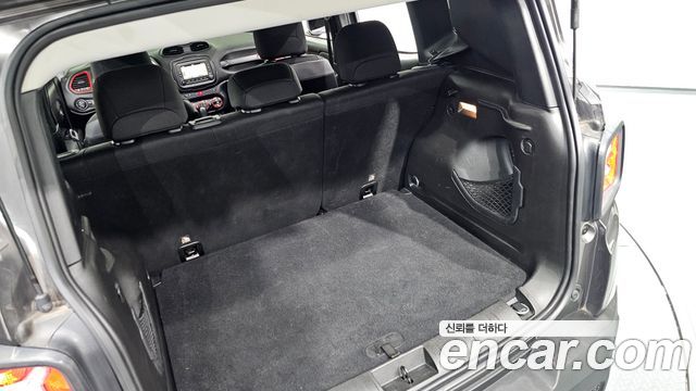 Jeep Renegade 2.0 Diesel Tailhawk AWD 2017 — фото 31