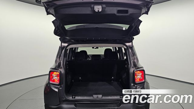 Jeep Renegade 2.0 Diesel Tailhawk AWD 2017 — фото 32