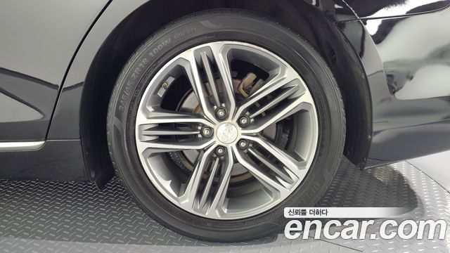 Hyundai Grandeur (IG) 2.4 Premium Special 2017 — фото 21