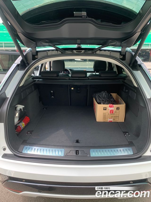 Land Rover Range Rover Velar 2.0 P250 Dynamic SE 2025 — фото 6