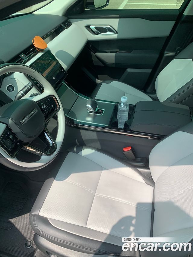 Land Rover Range Rover Velar 2.0 P250 Dynamic SE 2025 — фото 9