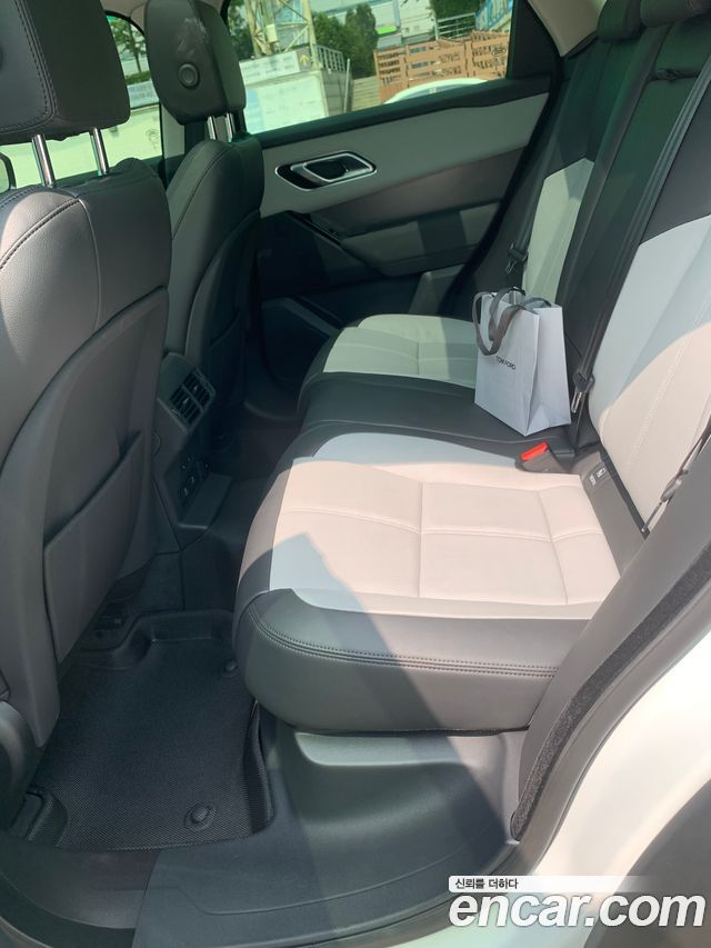 Land Rover Range Rover Velar 2.0 P250 Dynamic SE 2025 — фото 10