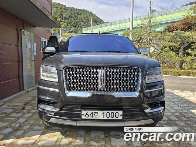 Lincoln Navigator (IV) 3.5L (8-Seater) 2019 — фото 2