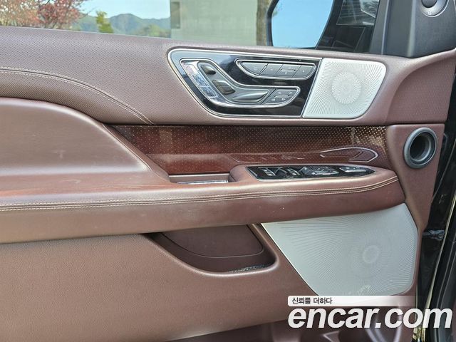 Lincoln Navigator (IV) 3.5L (8-Seater) 2019 — фото 6