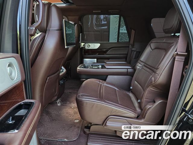 Lincoln Navigator (IV) 3.5L (8-Seater) 2019 — фото 16