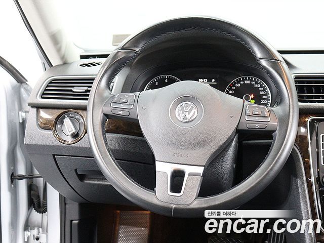 Volkswagen Passat 1.8 TSI B7 2015 — фото 21