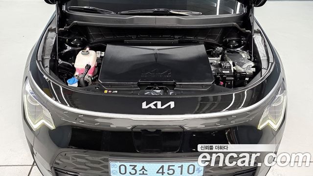Kia Niro EV Air 2023 — фото 6
