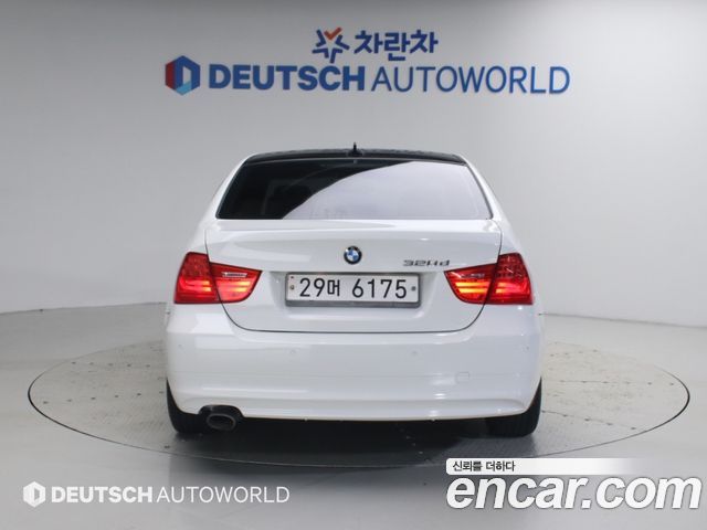 BMW 3 Series (E90) 320d Sedan Navi Package 2011 — фото 4
