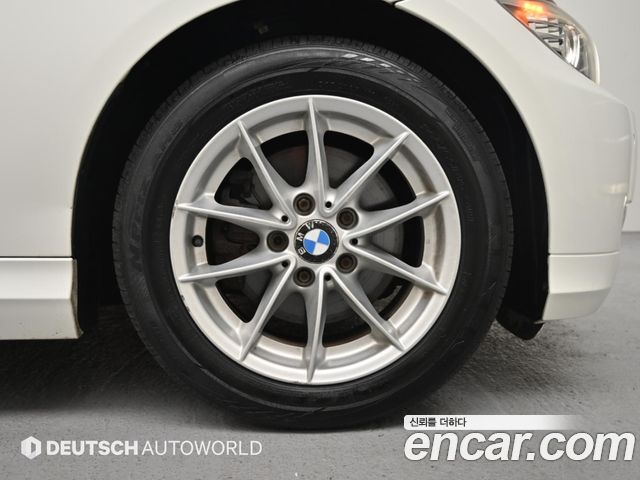 BMW 3 Series (E90) 320d Sedan Navi Package 2011 — фото 5