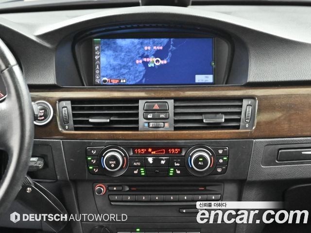 BMW 3 Series (E90) 320d Sedan Navi Package 2011 — фото 18