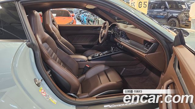 Porsche 911 (992) Carrera 4 GTS 2025 — фото 15