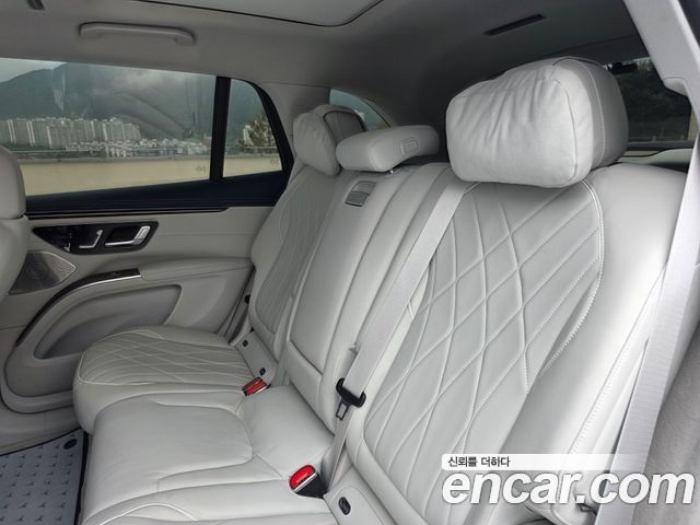 Mercedes-Benz EQS SUV (X296) EQS580 4MATIC Launch Edition 2023 — фото 10