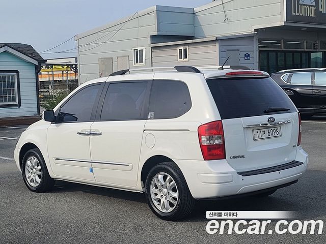 Kia Carnival R New Carnival GLX High-Deluxe 2012 — фото 4