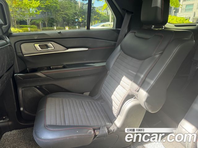Ford Explorer (VI) 2.3 ST-Line 4WD 2025 — фото 10