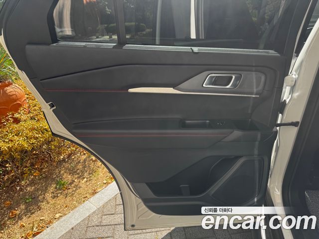 Ford Explorer (VI) 2.3 ST-Line 4WD 2025 — фото 12
