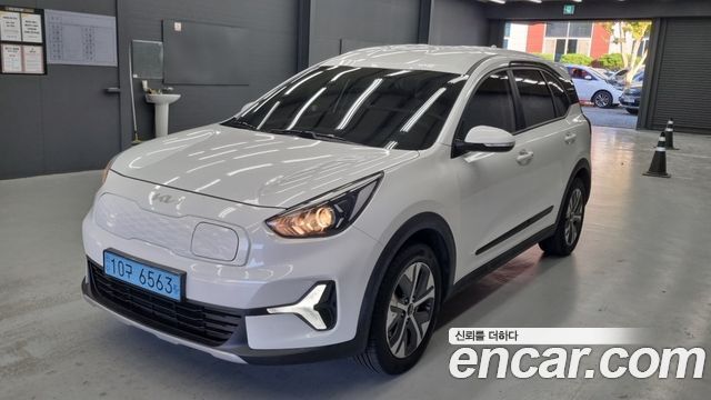 Kia Niro Plus Light (Taxi Trim) 2023 — фото 2
