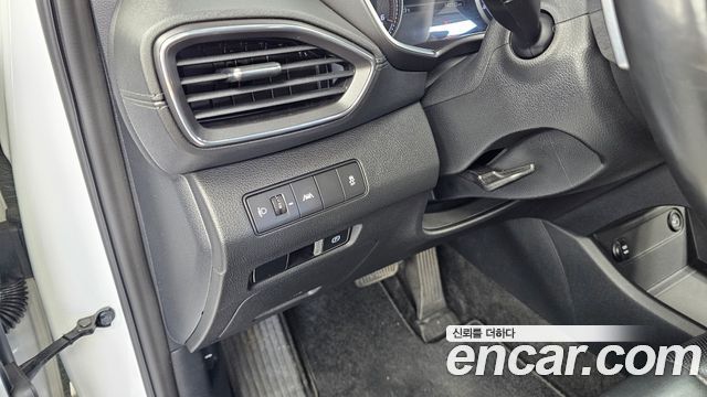 Hyundai Santa Fe Diesel 2.2 2WD Premium 2021 — фото 20
