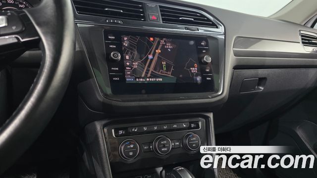 Volkswagen Tiguan Allspace 2.0 TDI Prestige 2018 — фото 13
