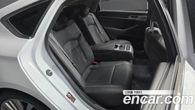 Genesis G80 3.3 GDI Premium Luxury 2018 — фото 11