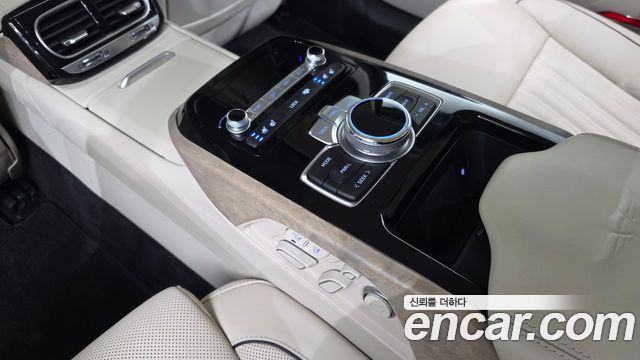 Genesis G90 5.0 AWD Prestige 2019 — фото 19