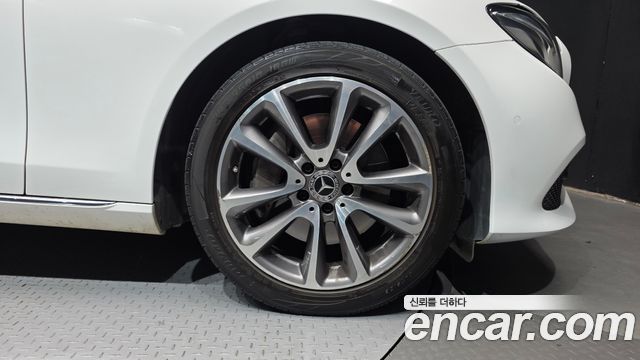 Mercedes-Benz E-Class (W213) E300 4MATIC Avnatgarde 2019 — фото 21