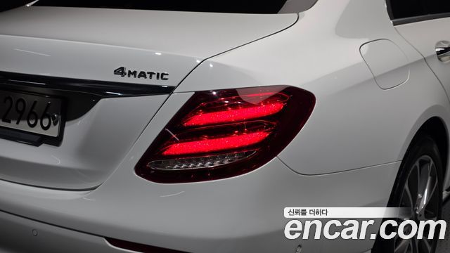 Mercedes-Benz E-Class (W213) E300 4MATIC Avnatgarde 2019 — фото 23