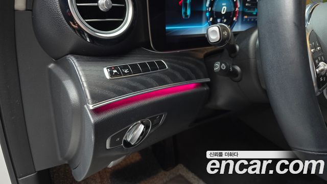 Mercedes-Benz E-Class (W213) E300 4MATIC Avnatgarde 2019 — фото 29