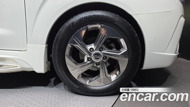 KG Mobility (SsangYong) Korando Turismo 4WD TX 9-seater 2019 — фото 21