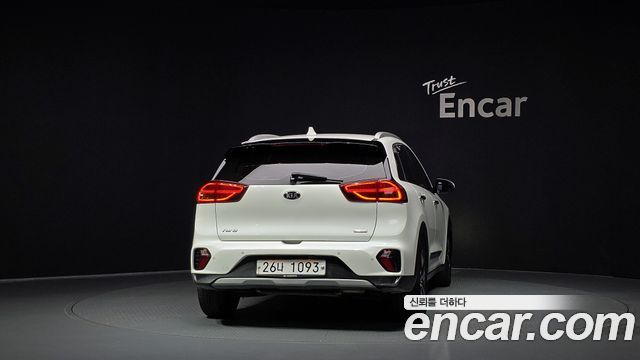 Kia Niro 1.6 HEV Noblesse Special 2020 — фото 4