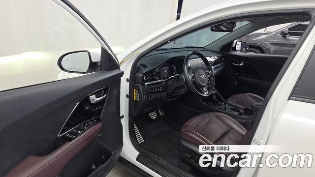 Kia Niro 1.6 HEV Noblesse Special 2020 — фото 10