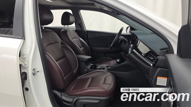 Kia Niro 1.6 HEV Noblesse Special 2020 — фото 15
