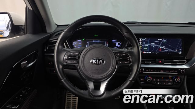 Kia Niro 1.6 HEV Noblesse Special 2020 — фото 17